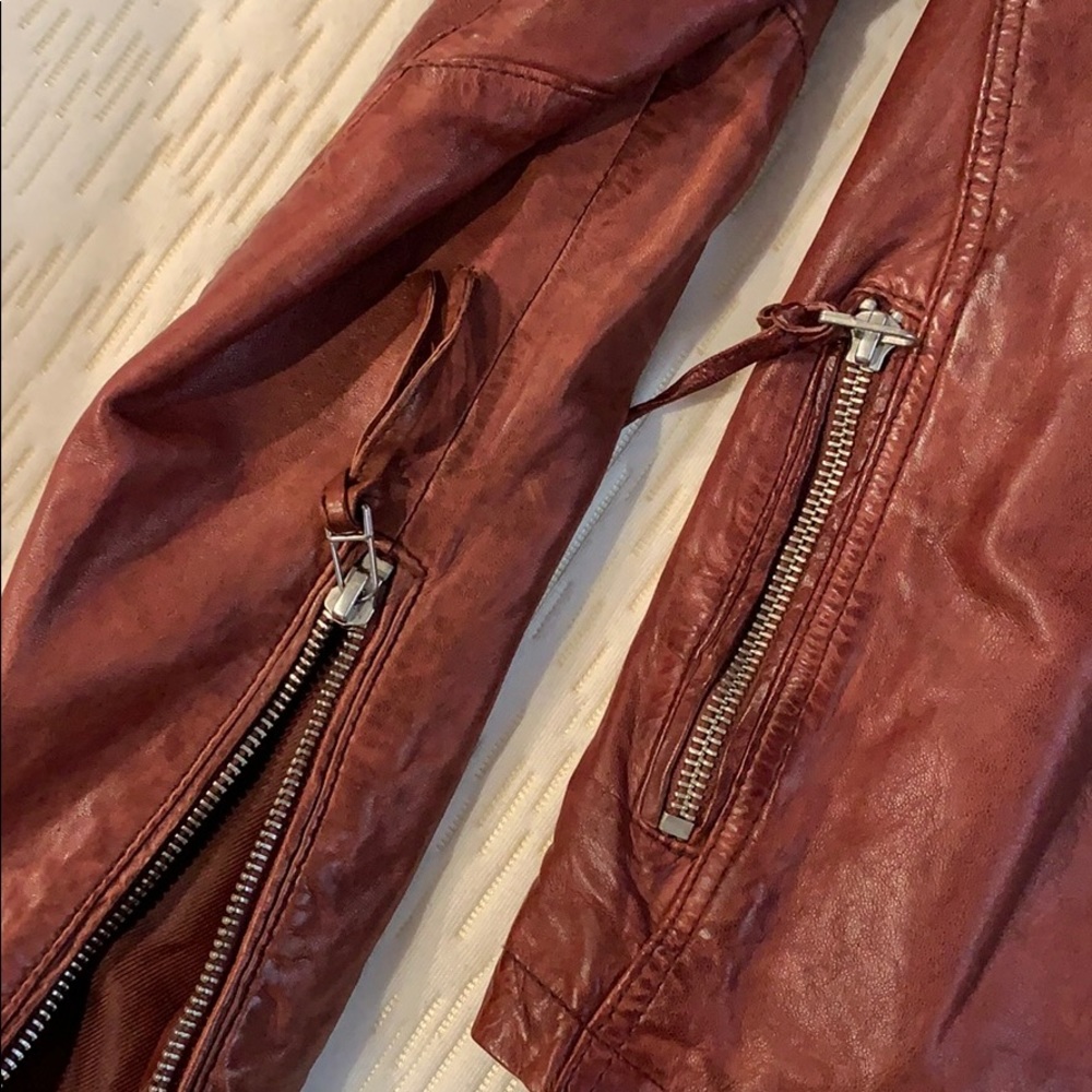 Leather jacket - Picture 3 of 5